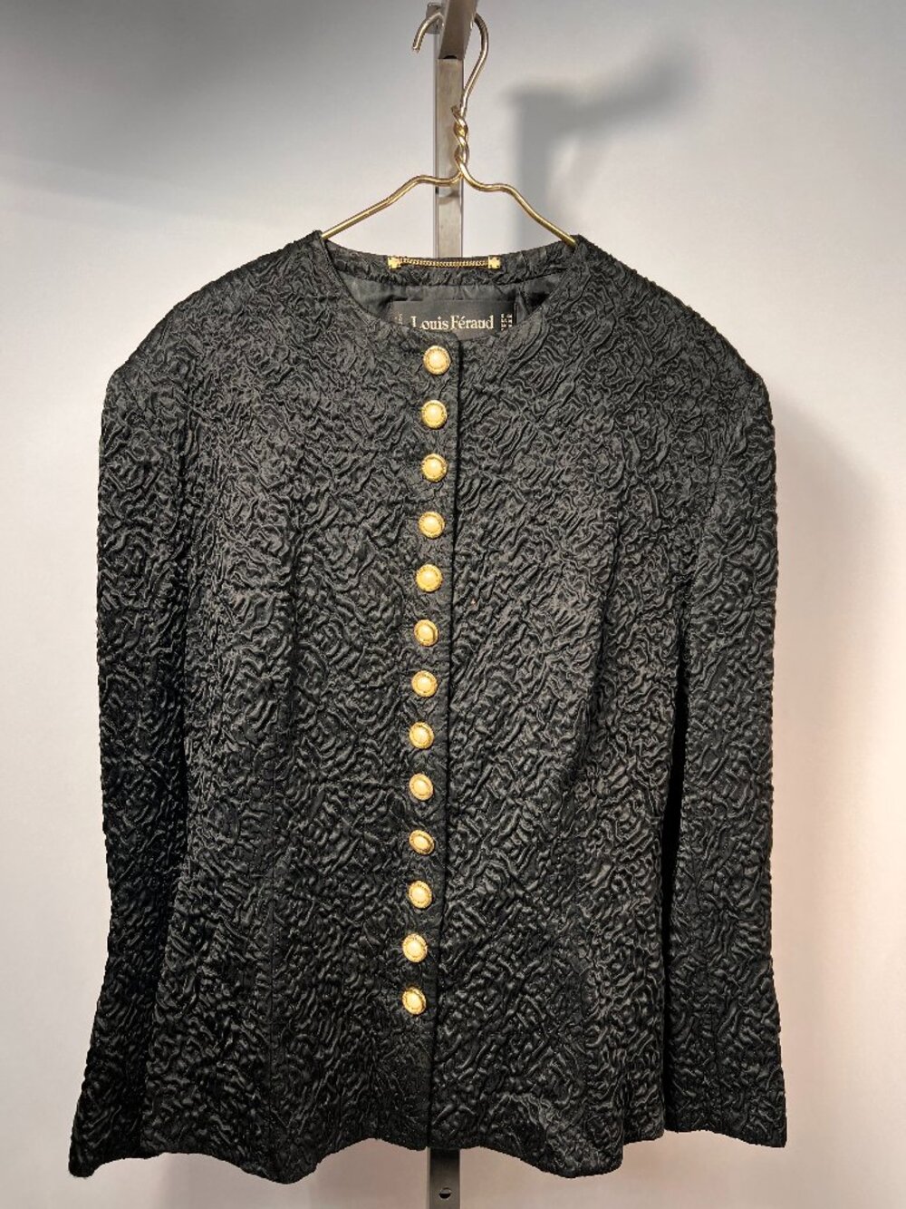 Vintage Louis Féraud Paris Textured Black Peplum Blazer Pearl Gold Crest 14